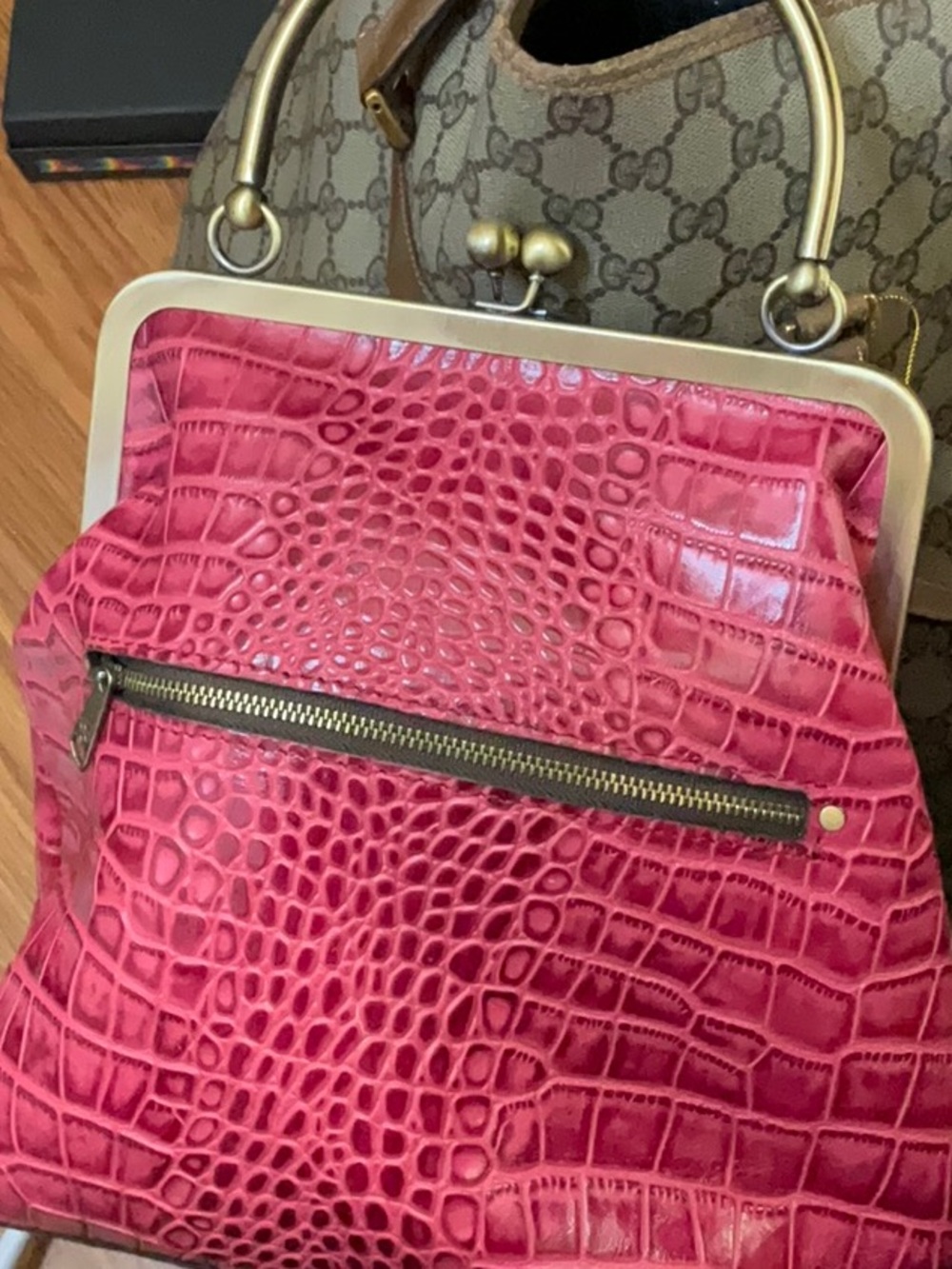 Beautiful brand new pet Nash without tags Crossbody inside - Picture 3 of 4